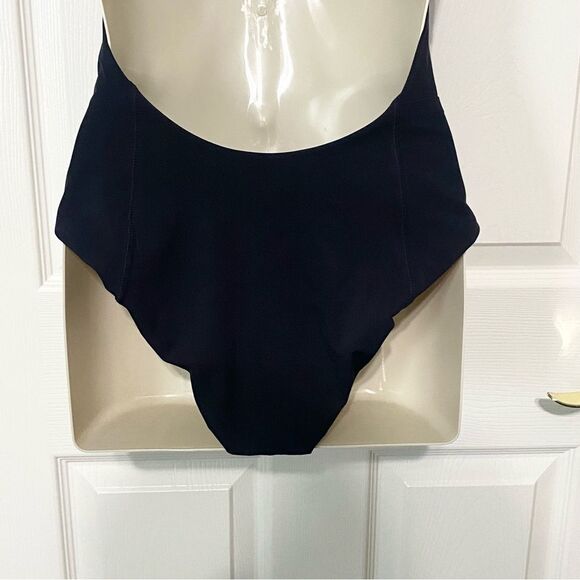 Vuori Womens Size Small Dune One Piece Swimsuit Black with Phone Pocket - Picture 9 of 13